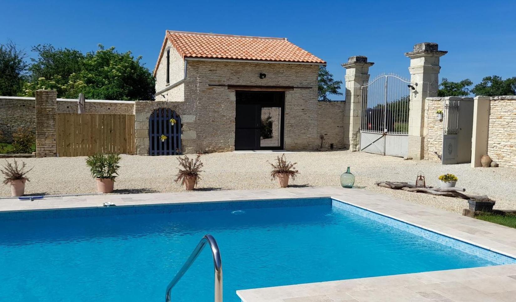 La Galuche Bed and Breakfast Angliers  Buitenkant foto
