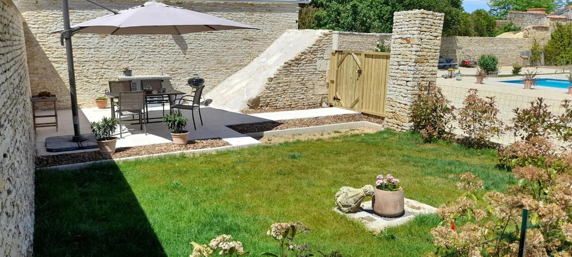 La Galuche Bed and Breakfast Angliers  Buitenkant foto